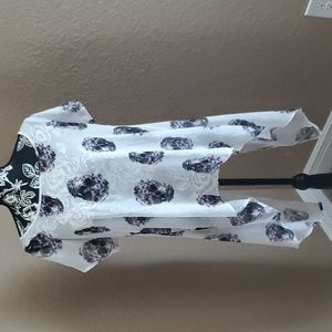 Women's Hot Topic Sugar Skull Flowing Top LG